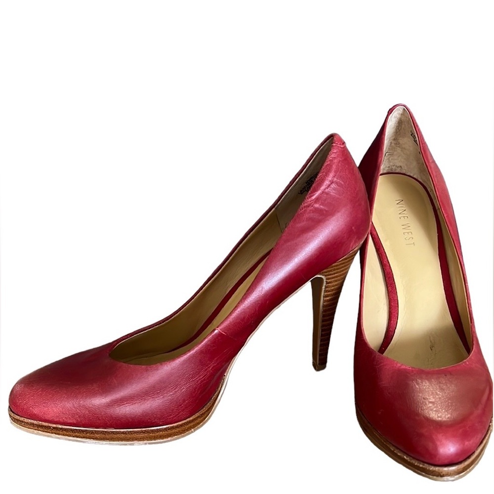 EUC NINE WEST Red Pumps (6.5)